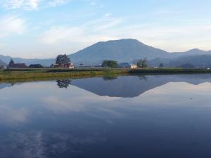 寒曳山と水鏡