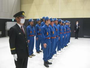新入団員の整列