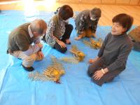 しめ縄づくり様子6